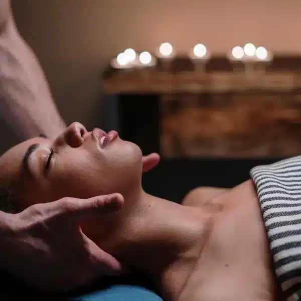 Réflexologie faciale
Massage de la tête, du visage